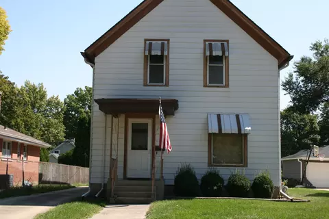 719 Oak Ave, Aurora, IL 60506