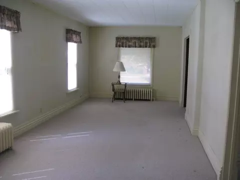 Living - 719 Oak Ave, Aurora, IL 60506 photo 1 of 3