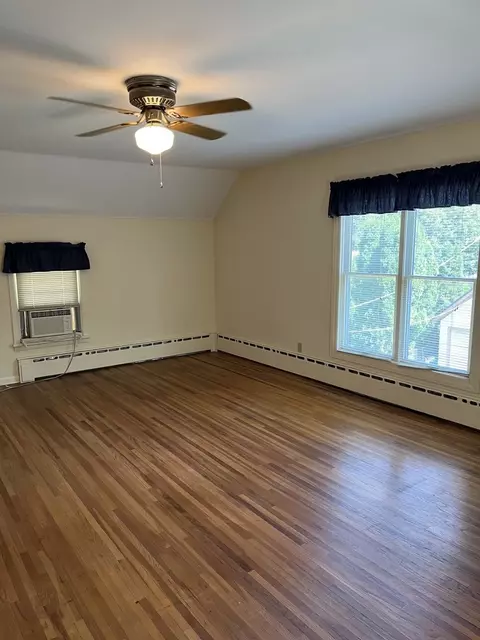 Bedroom - 719 Oak Ave, Aurora, IL 60506 photo 10 of 10