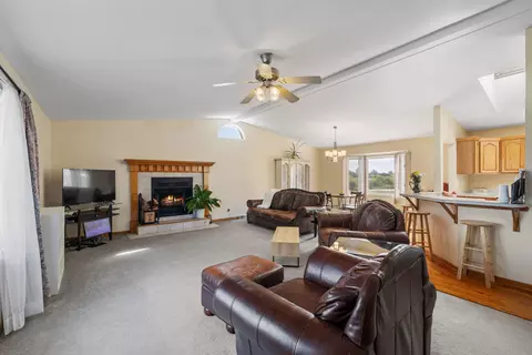 Living - 6237 W Dralle Rd, Monee, IL 60449 photo 2 of 3