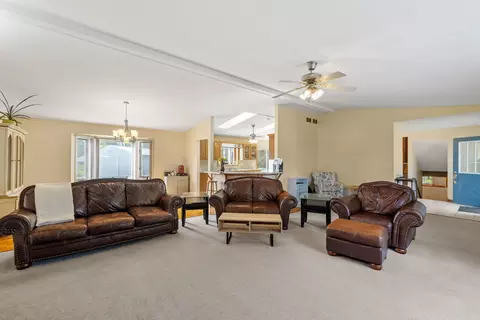 Living - 6237 W Dralle Rd, Monee, IL 60449 photo 3 of 3