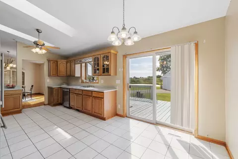 Kitchen - 6237 W Dralle Rd, Monee, IL 60449 photo 2 of 3