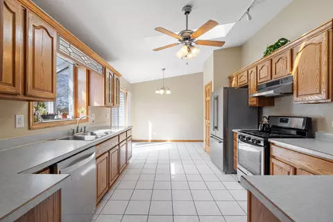 Kitchen - 6237 W Dralle Rd, Monee, IL 60449 photo 3 of 3