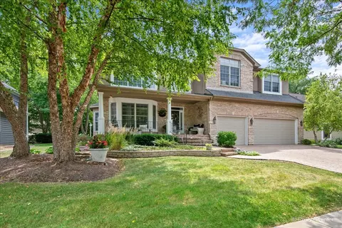 951 W Willow St, Palatine, IL 60067