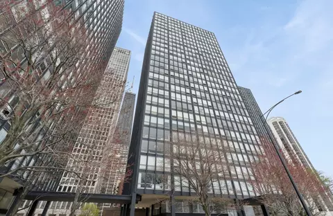 880 N Lake Shore Dr #16G, Chicago, IL 60611