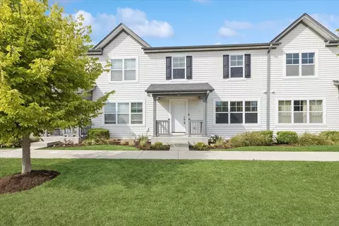 67 E Robinson Ave, Cortland, IL 60112
