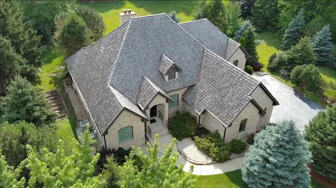 8407 Appaloosa Ln, Spring Grove, IL 60081