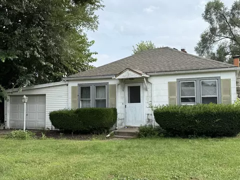 831 Kingsley Dr, Machesney Park, IL 61115