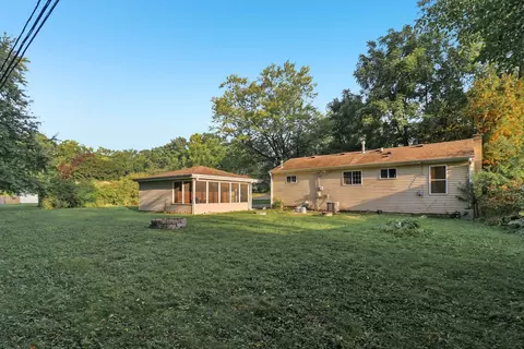 Exterior - 819 Southside Ave, Mchenry, IL 60051 photo 3 of 7