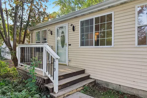Exterior - 819 Southside Ave, Mchenry, IL 60051 photo 7 of 7