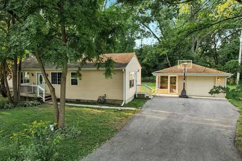 819 Southside Ave, Mchenry, IL 60051
