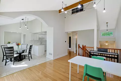 Entry Way - 365 Juniper Tree Ct, Hoffman Estates, IL 60169 photo 2 of 2
