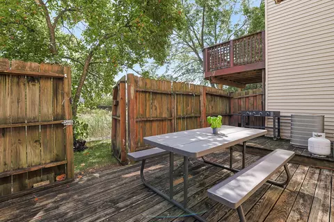 Exterior - 365 Juniper Tree Ct, Hoffman Estates, IL 60169 photo 2 of 4
