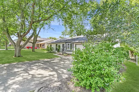Exterior - 205 Augusta Dr, Mchenry, IL 60050 photo 7 of 7