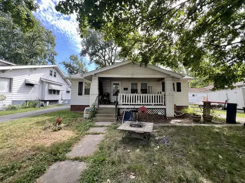 2045 E Clay St, Decatur, IL 62521