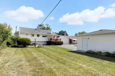 Exterior - 52 Schoenbeck Rd, Wheeling, IL 60090 photo 5 of 6