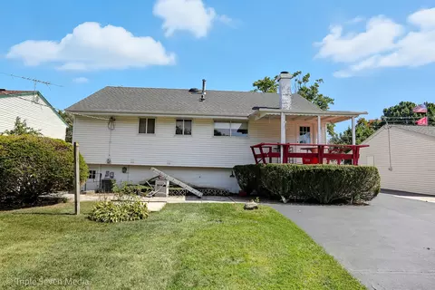 Exterior - 52 Schoenbeck Rd, Wheeling, IL 60090 photo 6 of 6