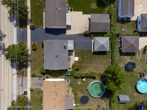 View/Area - 52 Schoenbeck Rd, Wheeling, IL 60090 photo 12 of 16