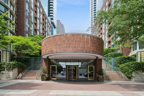 480 N Mcclurg Ct #414, Chicago, IL 60611