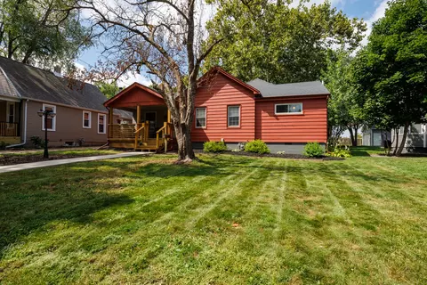 Exterior - 1406 Fell Ave, Bloomington, IL 61701 photo 10 of 11