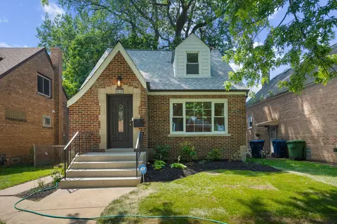 9638 S Francisco Ave, Evergreen Park, IL 60805
