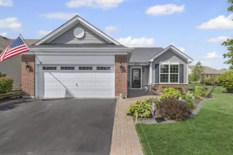 8701 Crowley Ct, Huntley, IL 60142