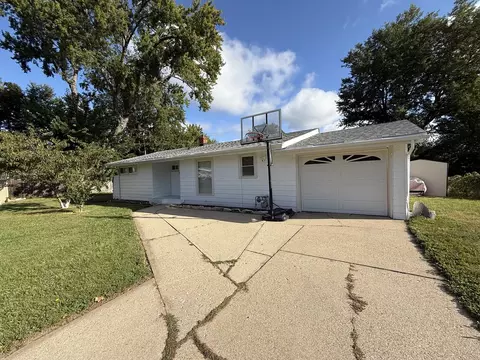 1011 Foster Ct, Rockford, IL 61102