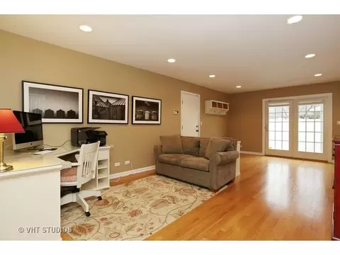 1614 Whittier Ln, Wheaton, IL 60189 photo 9