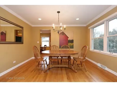 1614 Whittier Ln, Wheaton, IL 60189 photo 7