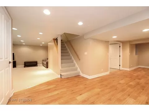 1614 Whittier Ln, Wheaton, IL 60189 photo 10