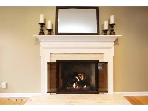 1614 Whittier Ln, Wheaton, IL 60189 photo 4