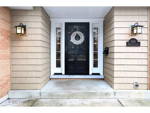 1614 Whittier Ln, Wheaton, IL 60189