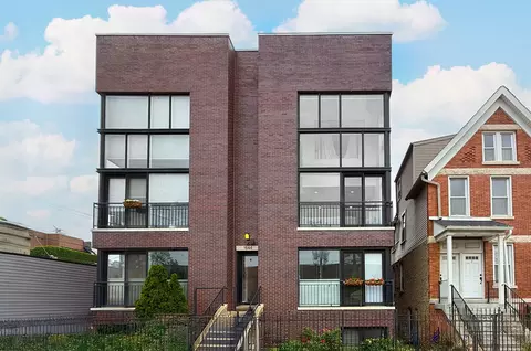 1644 W Blackhawk St #2E, Chicago, IL 60622