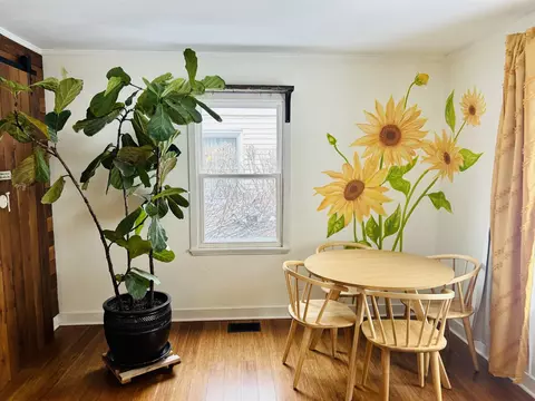 Dining - 722 Brown Ave, Evanston, IL 60202 photo 2 of 2