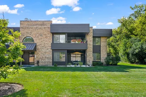 1414 N Sterling Ave #103, Palatine, IL 60067