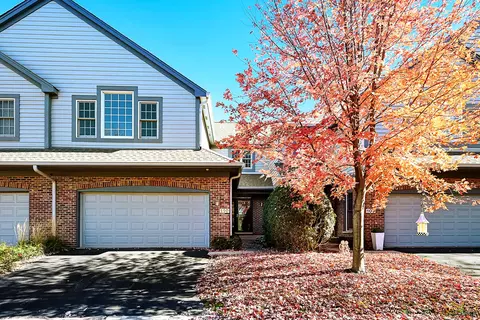 110 Waterside Pl, Burr Ridge, IL 60527