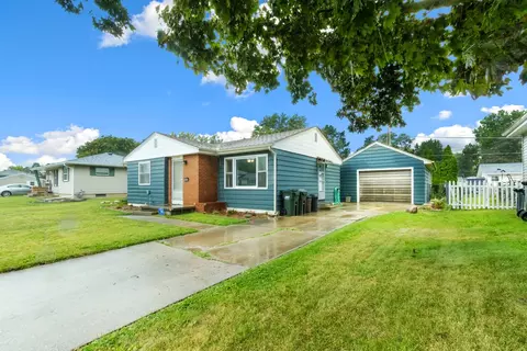 1202 E Lefevre Rd, Sterling, IL 61081 photo 2