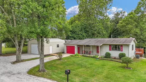 205 N White St, Sidney, IL 61877