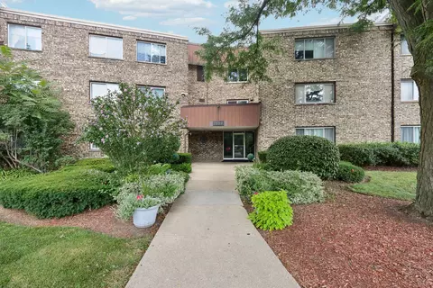 2650 Brookwood Way Dr #201B, Rolling Meadows, IL 60008