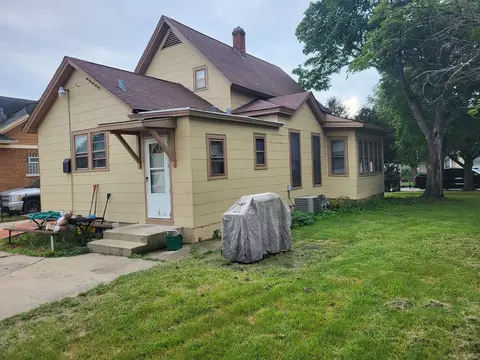 327 Billings St, Elgin, IL 60123 photo 2