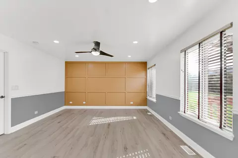 906 Eagle Point Dr, Matteson, IL 60443 photo 9