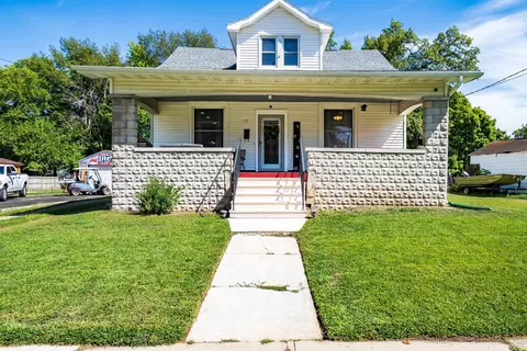 772 S Locust St, Pontiac, IL 61764