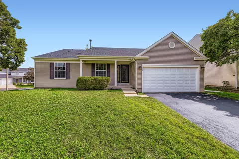 11 Harrison Ln, Streamwood, IL 60107