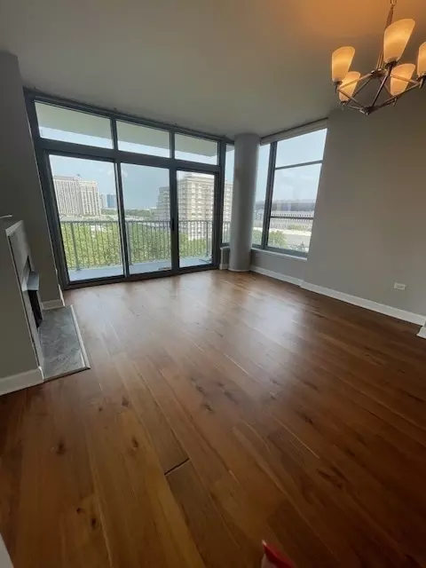 Living - 1600 S Prairie Ave #904, Chicago, IL 60616 photo 3 of 3