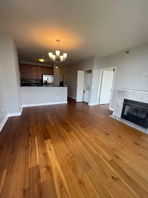 Living - 1600 S Prairie Ave #904, Chicago, IL 60616 photo 1 of 3