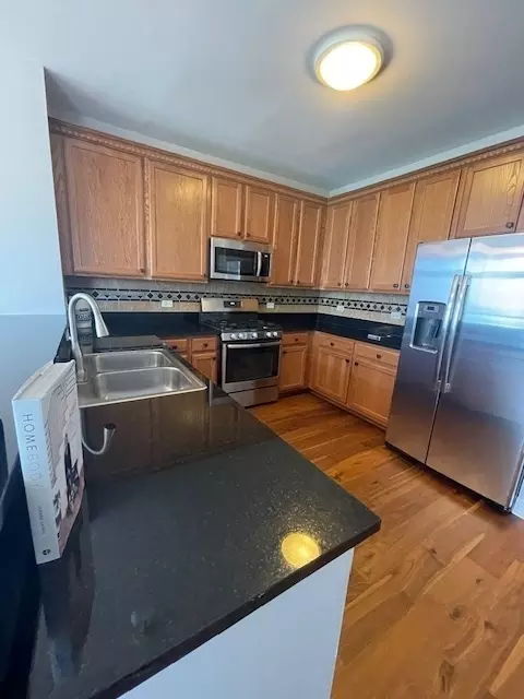 Kitchen - 1600 S Prairie Ave #904, Chicago, IL 60616 photo 1 of 1