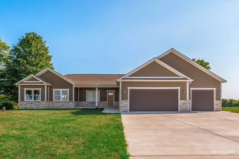 2898 N 4450th Rd, Sandwich, IL 60548