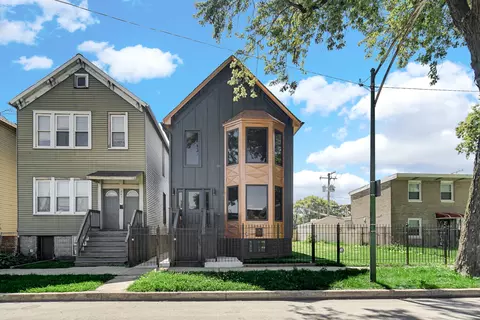 243 W Swann St, Chicago, IL 60609