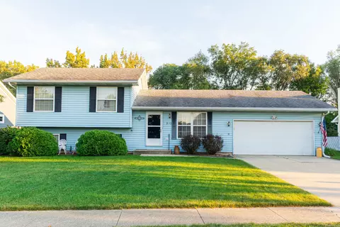 918 Janet St, Sycamore, IL 60178