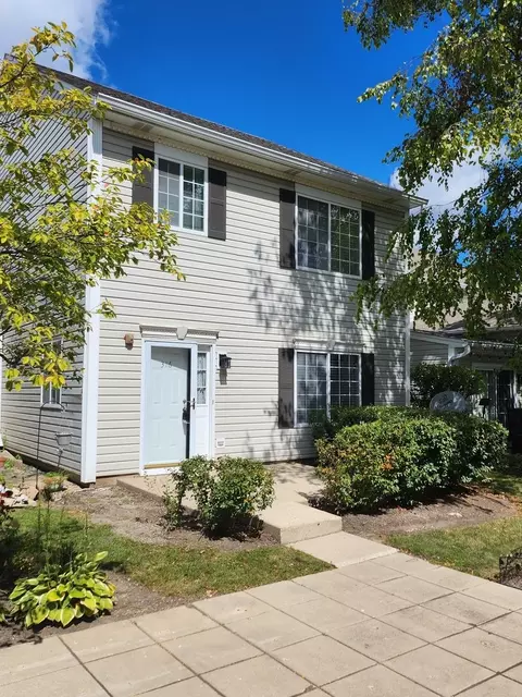 316 E Victoria Cir #316, North Aurora, IL 60542
